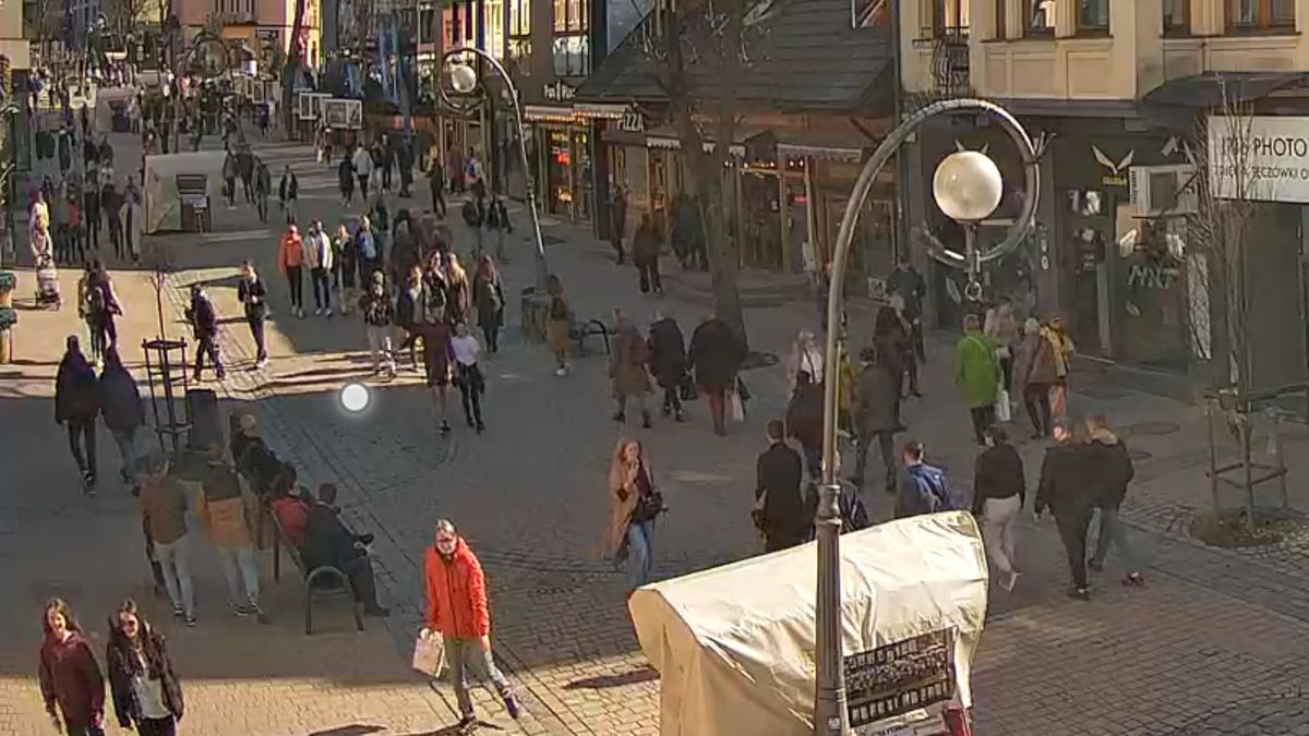 Spory ruch na Krupówkach.