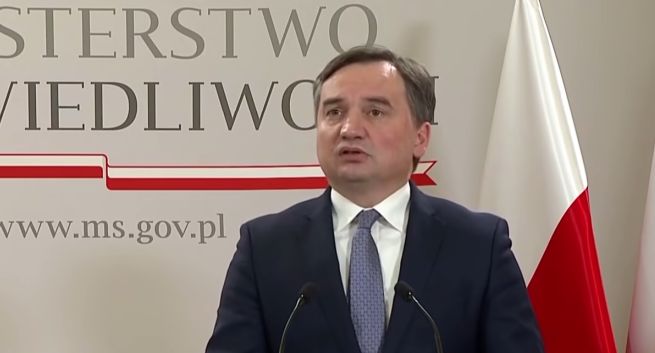 Ile poparcia dla Zjednoczonej Prawicy z partią Ziobry, a ile bez? Nowy sondaż