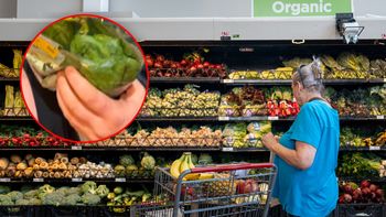 Mieli robić sałatkę. Odkrycie w produkcie z marketu odebrało im apetyt
