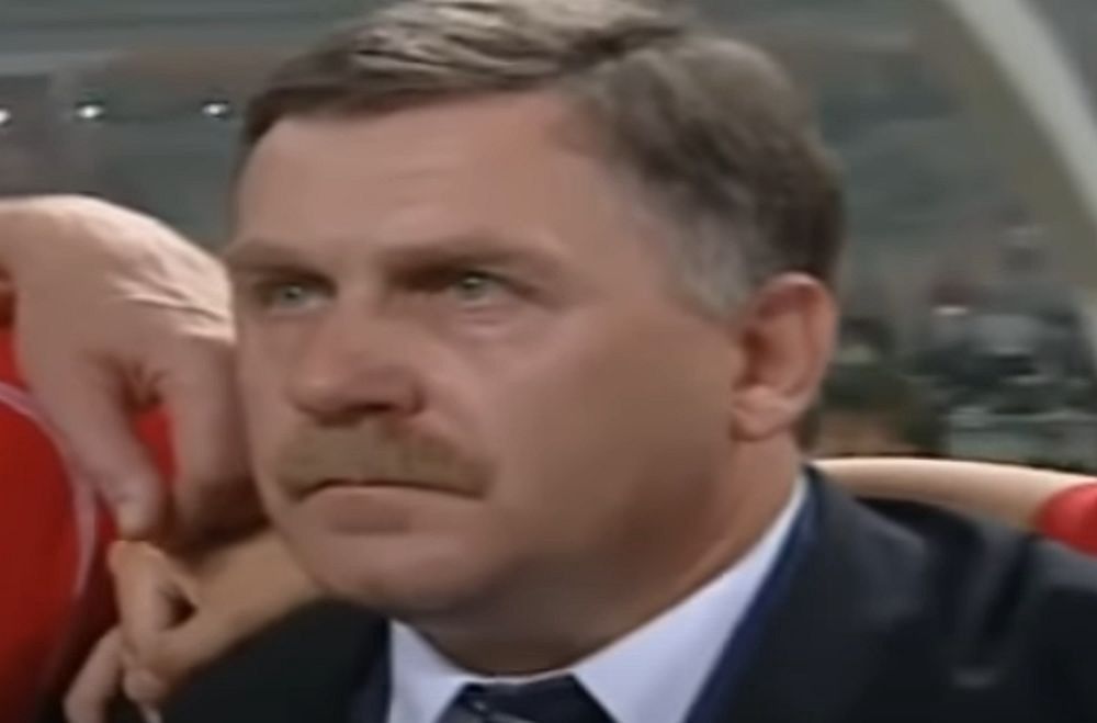 Edyta Górniak "śpiewa" hymn w Korei, 2002