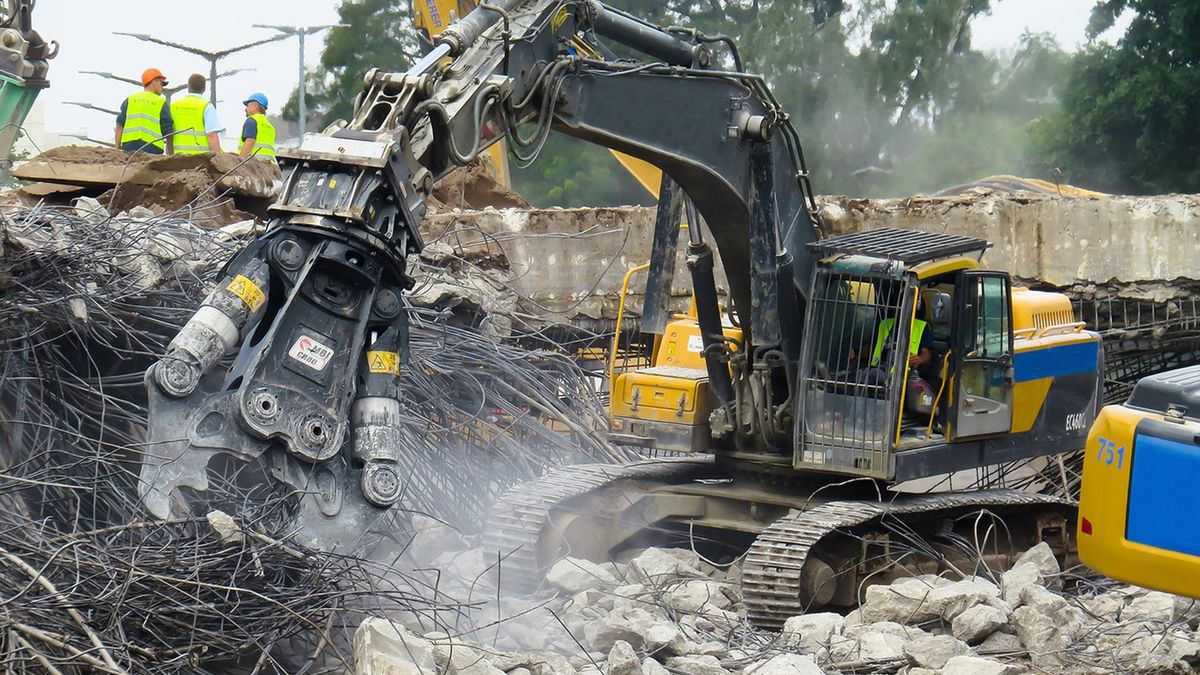 Poznańska firma oferuje za darmo rozbiórkę budowli związanych z Rosją