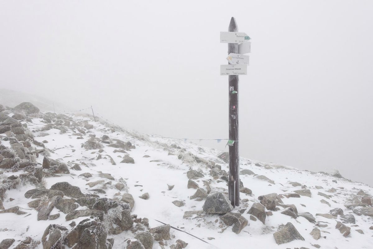 Pogoda - Tatry. Pierwszy śnieg w górach. TOPR ostrzega