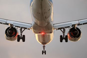 Uszkodzony ogon samolotu KLM. Twarde lądowanie w Lizbonie