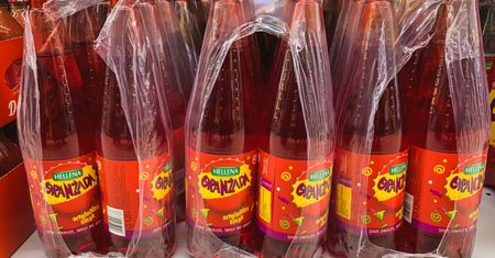 Wstrzymano produkcję kultowej oranżady. Firma pomaga powodzianom