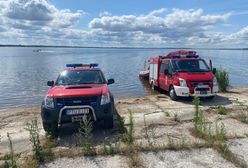 Tragiczne odkrycie w Russocicach. Samochód z dwoma ciałami pod wodą