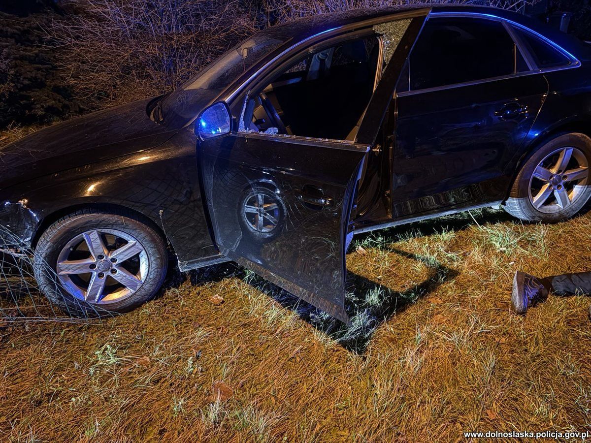 Szaleńczy pościg za 19-latkiem w Oławie. Skończył się wypadkiem