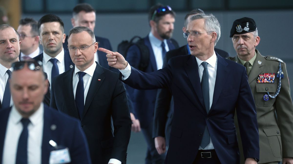 NATO Secretary General Jens Stoltenberg (C-R) welcomes Polish President Andrzej Duda (C-L) ahead of a meeting at NATO Headquarters in Brussels, Belgium, 14 March 2024. EPA/OLIVIER HOSLET Dostawca: PAP/EPA.
