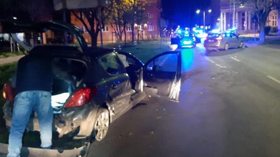 Śląskie. 26-letni kierowca peugeota, który nie zatrzymał się do kontroli w Częstochowie, taranował radiowozy. 