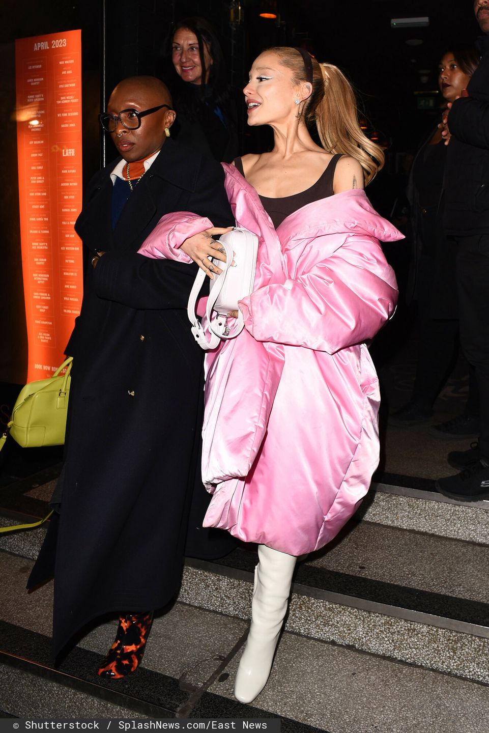 Ariana Grande w r�?owym p?aszczuSinger Ariana Grande seen leaving the Groucho Club in London, England.

Pictured: Ariana Grande
Ref: SPL5536242 070423 NON-EXCLUSIVE
Picture by: Shutterstock / SplashNews.com

Splash News and Pictures
USA: +1 310-525-5808London: +44 (0)20 8126 1009Berlin: +49 175 3764 166
photodesk@splashnews.com

World Rights,Shutterstock / SplashNews.com