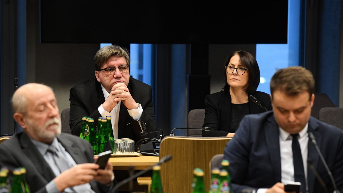 Krajowa Rada Radiofonii i telewizji broni zasady "must carry, must offer"