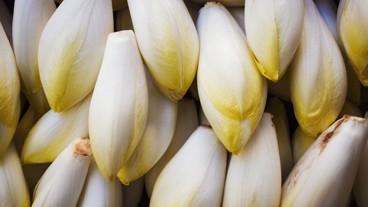 A market stall, fresh produce for sale. Endives, vegetables.
Mint Images
Freshness, Small Group Of Objects, No People, France, Full Frame, Horizontal, Colour Image, Photography, Food, Fresh Produce, Vegetable, Chicory, Market, Market Stall