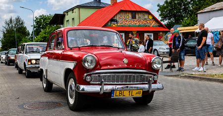 Zamość: Parada klasyków i rodzinne atrakcje. Trwa Zlot Pojazdów Zabytkowych