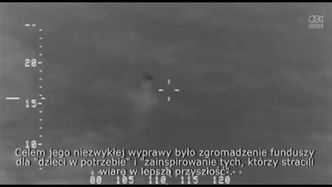 Straż wybrzeża uwolniła mężczyznę dryfującego w ogromnej plastikowej kuli