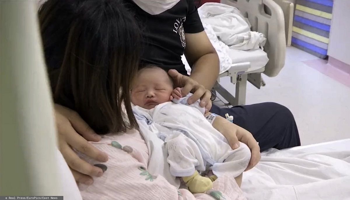 Dziecko miało sześć razy owiniętą pępowinę wokół szyi i urodziło się zdrowe. Lekarze: To cud medyczny