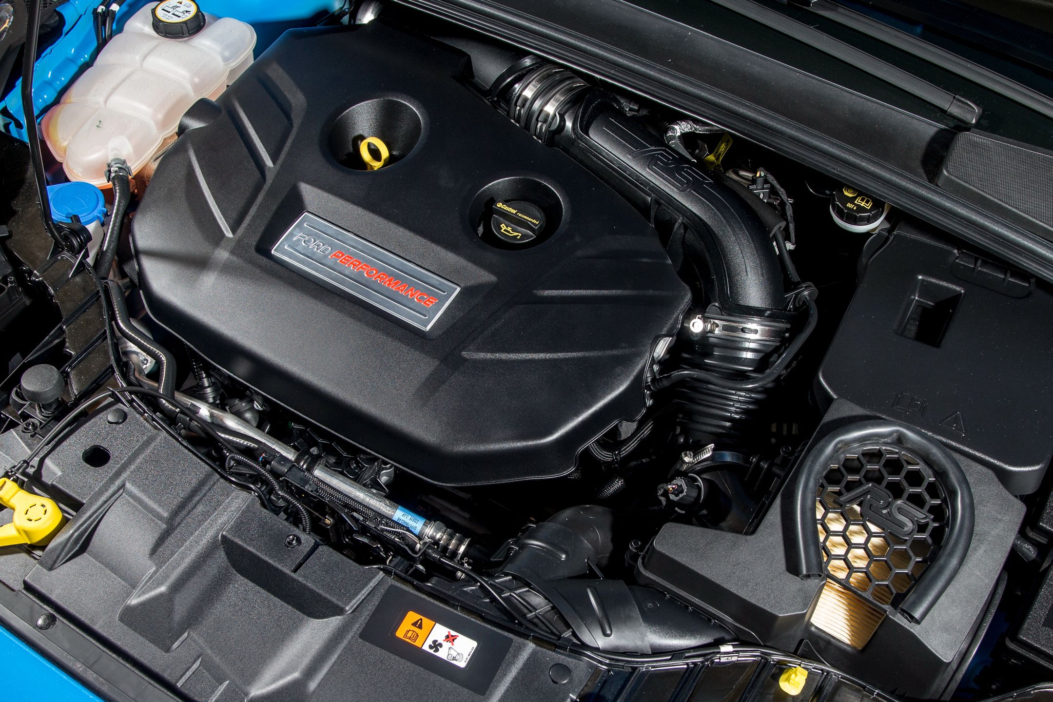 Seryjny silnik osiąga moc 350 KM i 440 Nm, przy czym w trybie overboost 470 Nm