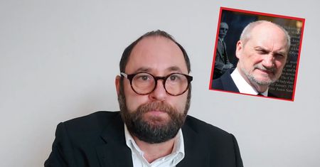 "Ty ruski pożyteczny idioto". Prof. Hartman do Macierewicza