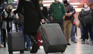 Nowy szczep koronawirusa. Poznań. Prawie 1,5 tys. osób przyleciało z Wysp. Ile zrobiło test?