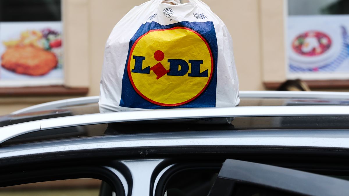 Lidl logo is seen on a plastic shopping bag in Przemysl, Poland on March 5, 2022. (Photo by Jakub Porzycki/NurPhoto via Getty Images)