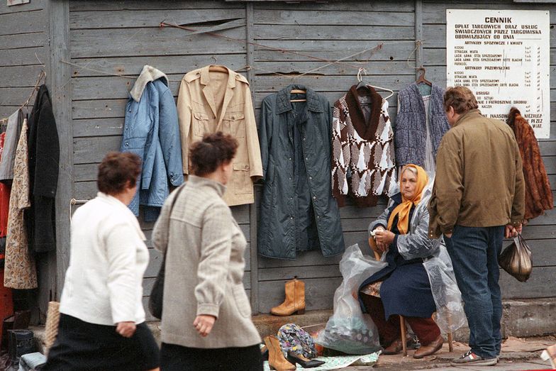 Warszawski Bazar Różyckiego. W szarej strefie najchętniej kupujemy ubrania i papierosy