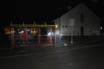 Zdziary: Pijana młodzież uszkodziła znaki i kosz na śmieci