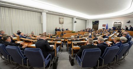 Podatek od odpraw w państwowych spółkach. Senat za 70-proc. stawką