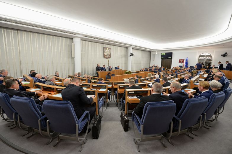 Podatek od odpraw w państwowych spółkach. Senat za 70-proc. stawką