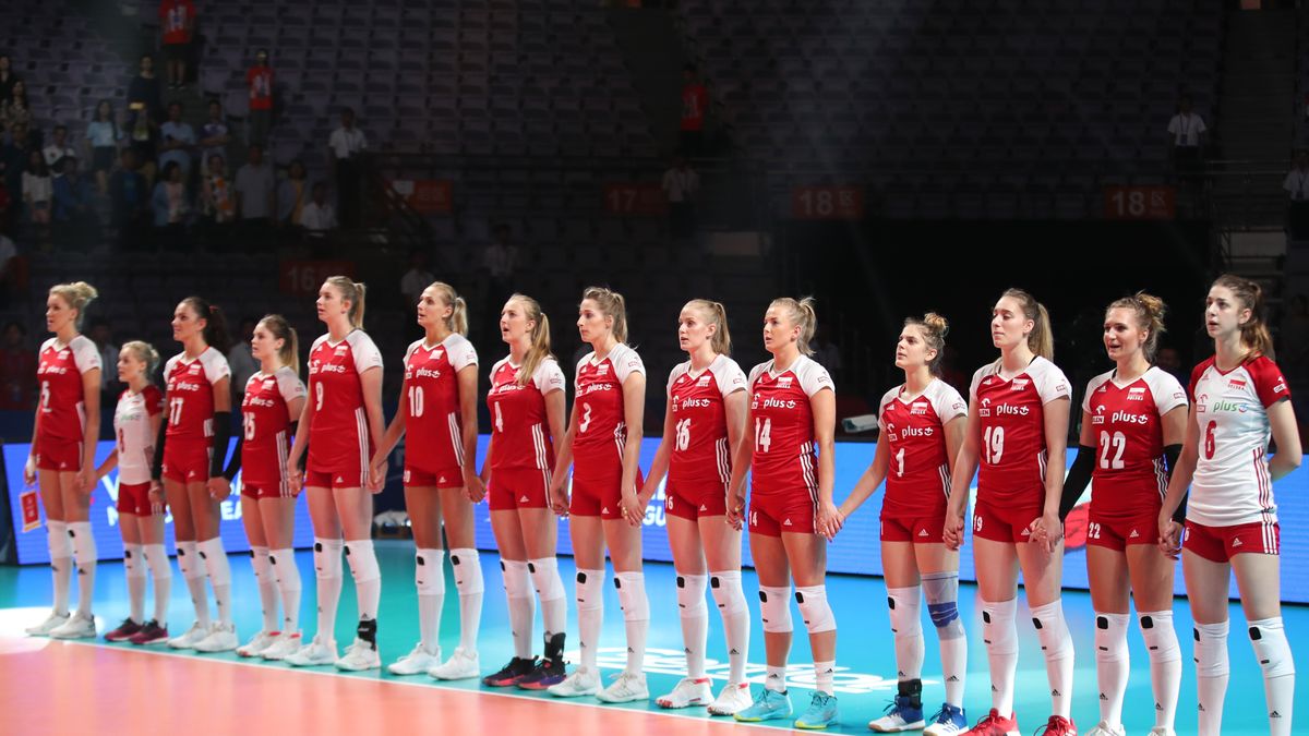 Materiały prasowe / FIVB / Na zdjęciu: reprezentacja Polski siatkarek podczas odgrywania hymnu