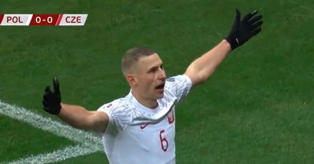 Oto tajemnica "cieszynki" Polaka. Wiesz, od kogo ją pożyczył?