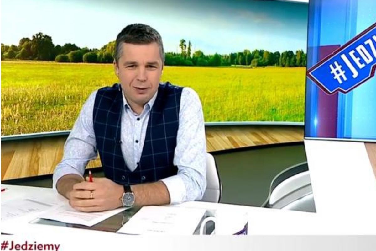 Michał Rachoń jest gospodarzem programu "#Jedziemy" w TVP Info