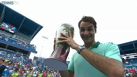 Roger Federer szósty raz w karierze odebrał trofeum za triumf w Cincinnati (Foto: Twitter)