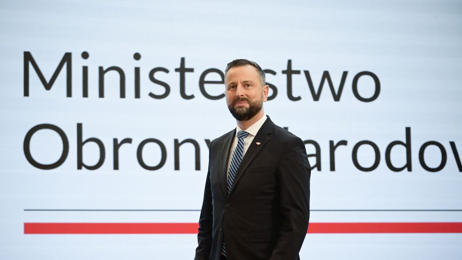 Warszawa, 24.10.2024. Wicepremier, minister obrony narodowej Władysław Kosiniak-Kamysz podczas prezentacji raportu zespołu ds. oceny funkcjonowania podkomisji smoleńskiej, 24 bm. w siedzibie MON w Warszawie. Szef MON poinformował, że zespół negatywnie ocenił działanie podkomisji smoleńskiej we wszystkich badanych aspektach: gospodarności, legalności, celowości oraz rzetelności. Zapowiedział wnioski do prokuratury. (aldg) PAP/Przemysław Piątkowski