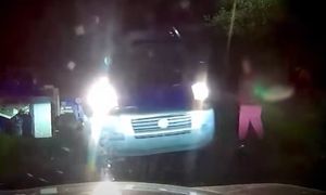 Przyłapali ich przy posesji. Wstrząsający finał. "Staranował auto"