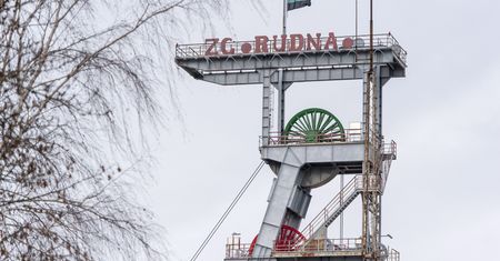 Akcja strażaków w kopalni Rudna na Dolnym Śląsku. Ewakuowano ponad 500 górników