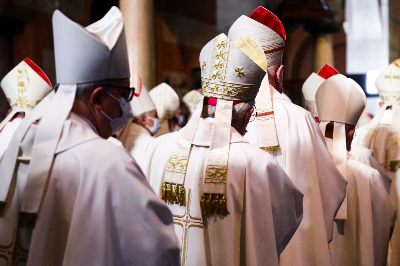 Biskupi przerywają milczenie ws. afery wokół Jana Pawła II