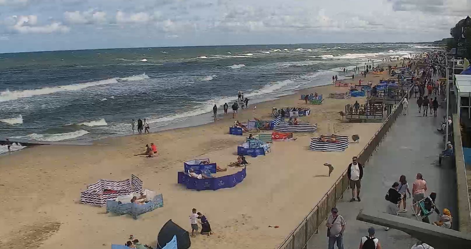 Wtorek, godz. 12:00. Taki widok w Sarbinowie.