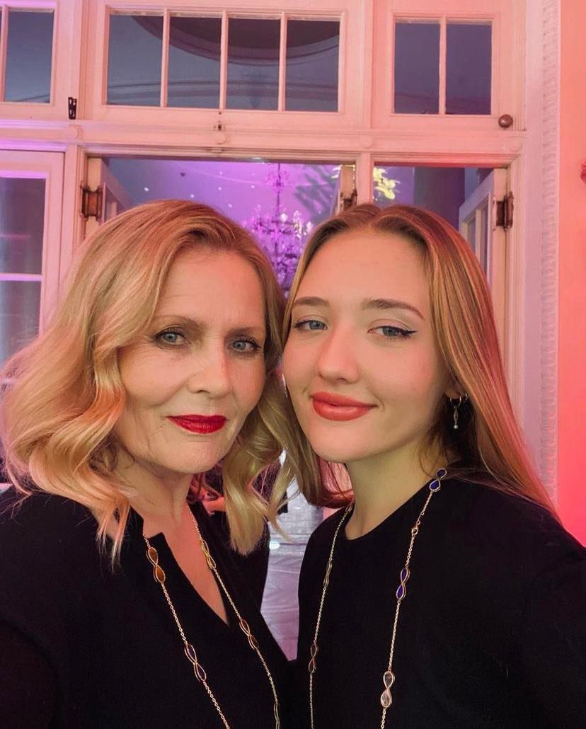 Grażyna Szapołowska pokazała się z wnuczką na Instagramie. Internauci nie kryją zachwytu: "Piękno w genach"