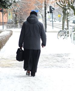 Urlop oraz odpowiednia temperatura. Oto, czego chcą księża podczas kolędy