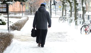Urlop oraz odpowiednia temperatura. Oto, czego chcą księża podczas kolędy