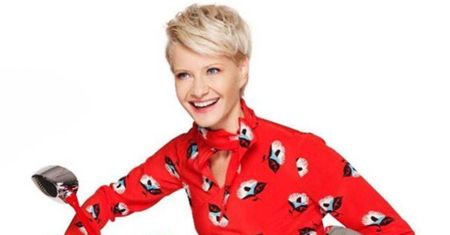 Pięknie wystylizowana Małgorzata Kożuchowska śmiga na skuterze jak szalona! Takiej zjawiskowej sukienki w tym sezonie jeszcze nie widzieliście!