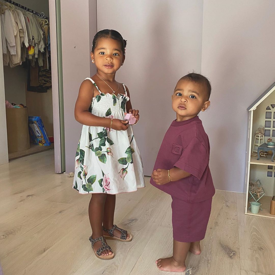 True i Psalm West - dzieci Kim Kardashian West i Kanye West
