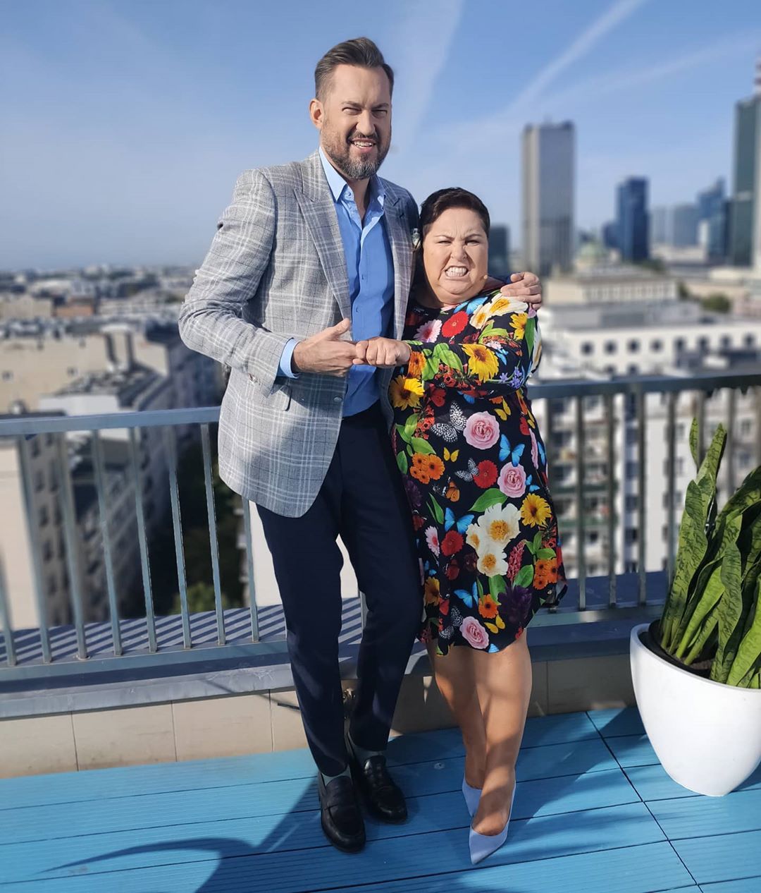 Dorota Wellman w sukni w kwiaty