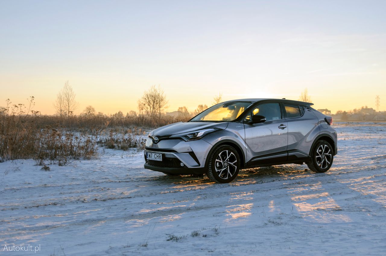 Toyota C-HR Hybrid (2017)