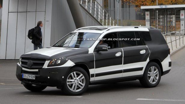 2013-Mercedes-Benz-GL-Class