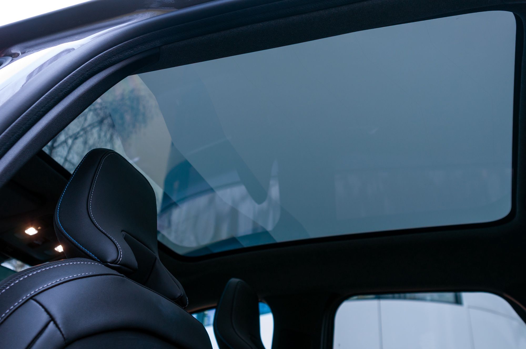 Renault Symbioz - elektronicznie sterowany dach