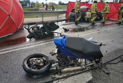 Opel spłonął po zderzeniu z motocyklem. Nie żyją trzy osoby, w tym dziecko