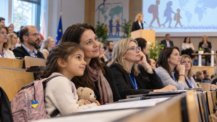 Jak pomóc dzieciom, które musiały opuścić swój kraj? Ważna konferencja w Ostrowcu Świętokrzyskim