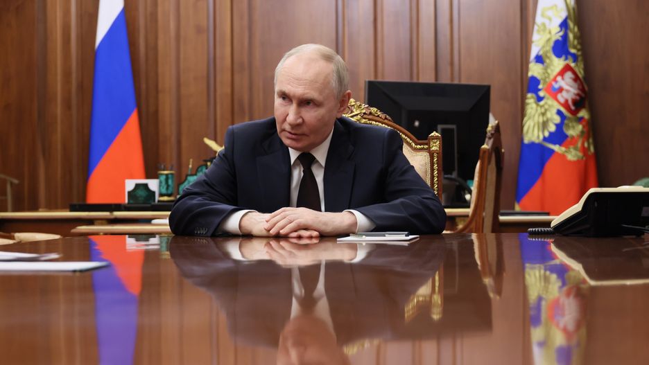 Russian President Vladimir Putin meets with Deputy Minister of Transport Andrey Nikitin at the Kremlin in Moscow, Russia, 07 July 2025. Nikitin was appointed as Russia's acting transport minister replacing Roman Starovoit who was dismissed on 07 July 2025. EPA/MIKHAIL METZEL/SPUTNIK/KREMLIN POOL MANDATORY CREDIT Dostawca: PAP/EPA.