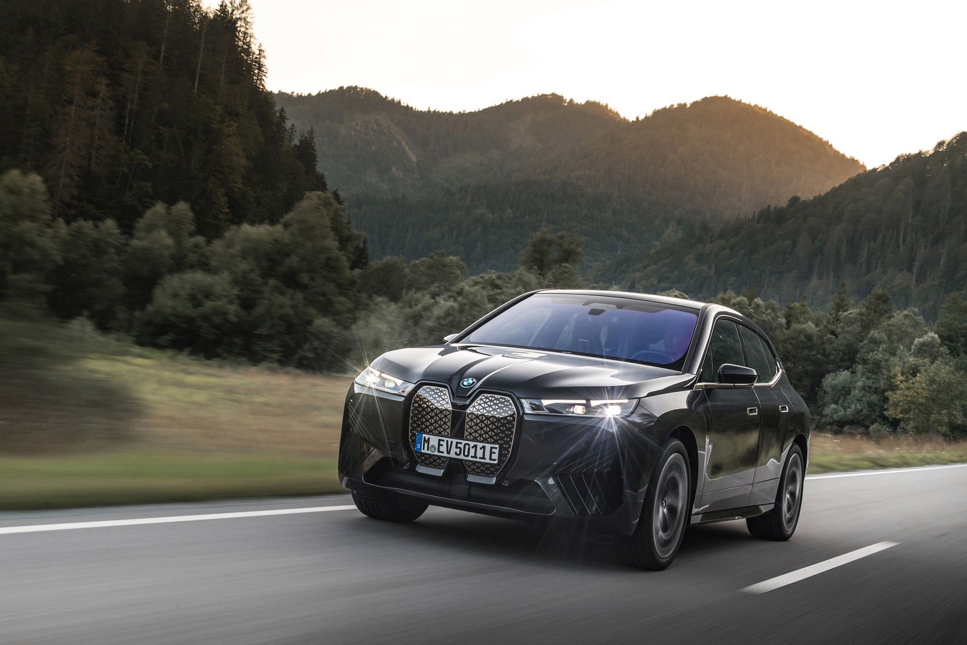 BMW iX (2021)