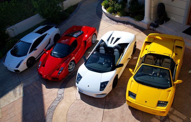 Lamborghini Gallardo, Ferrari Enzo, Lamborghini Murcielago Roadster, Lamborghini Diablo (fot. luxury4play.com)