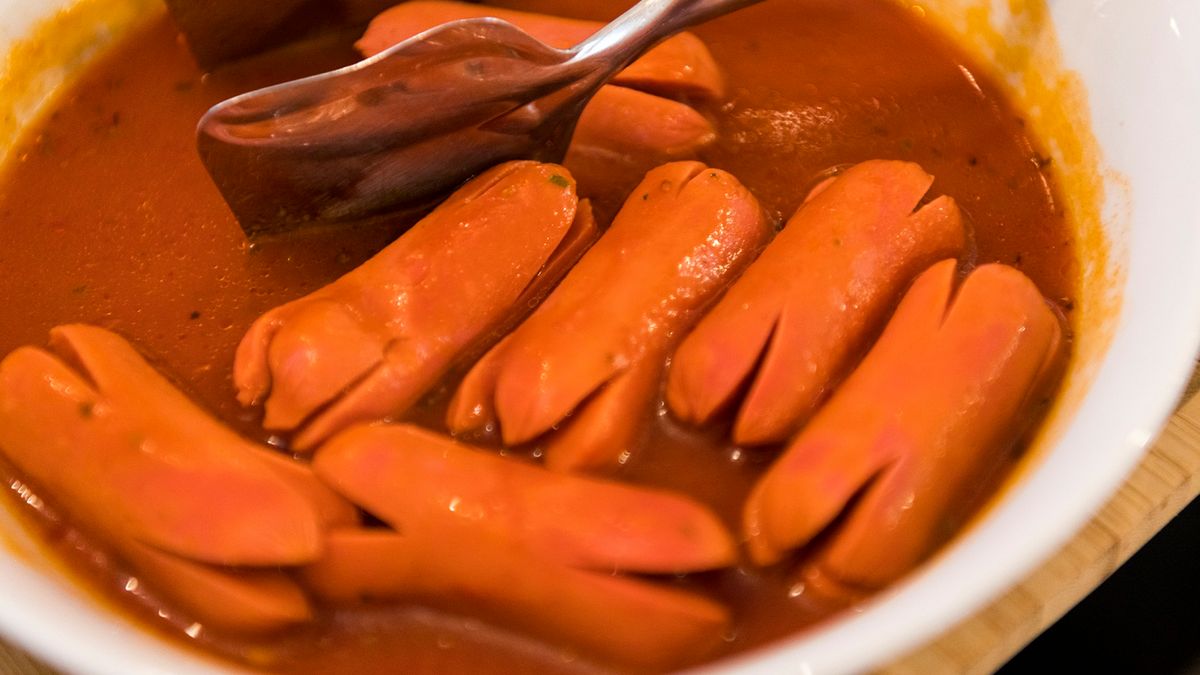 Najgorsze produkty dla jelit. Zapychają je, powodują złogi i fermentują, powodując gazy